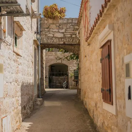 Decor Kut Apartman Vis